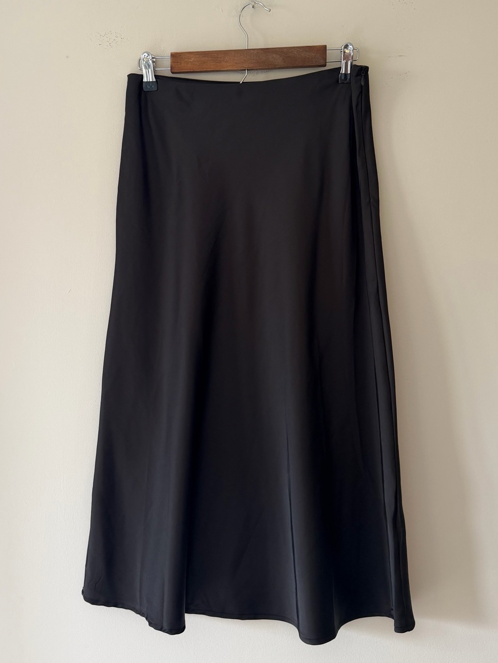 SHEIN Black A-Line Midi Skirt Size Medium